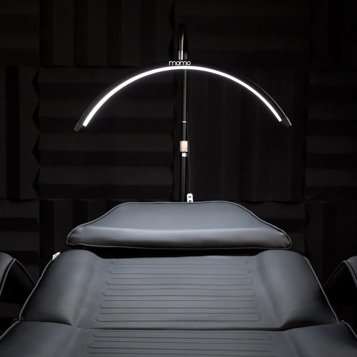 Wimpern- und Make-up-LED-Lampe Momo Schwarz mit Sockel