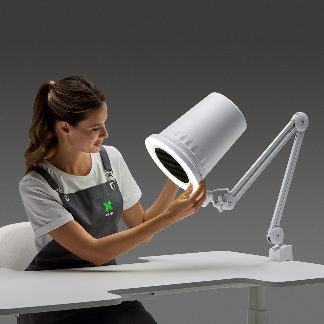 4BLANC Alize Staubabsauger mit Tischhalterung und LED-Beleuchtung