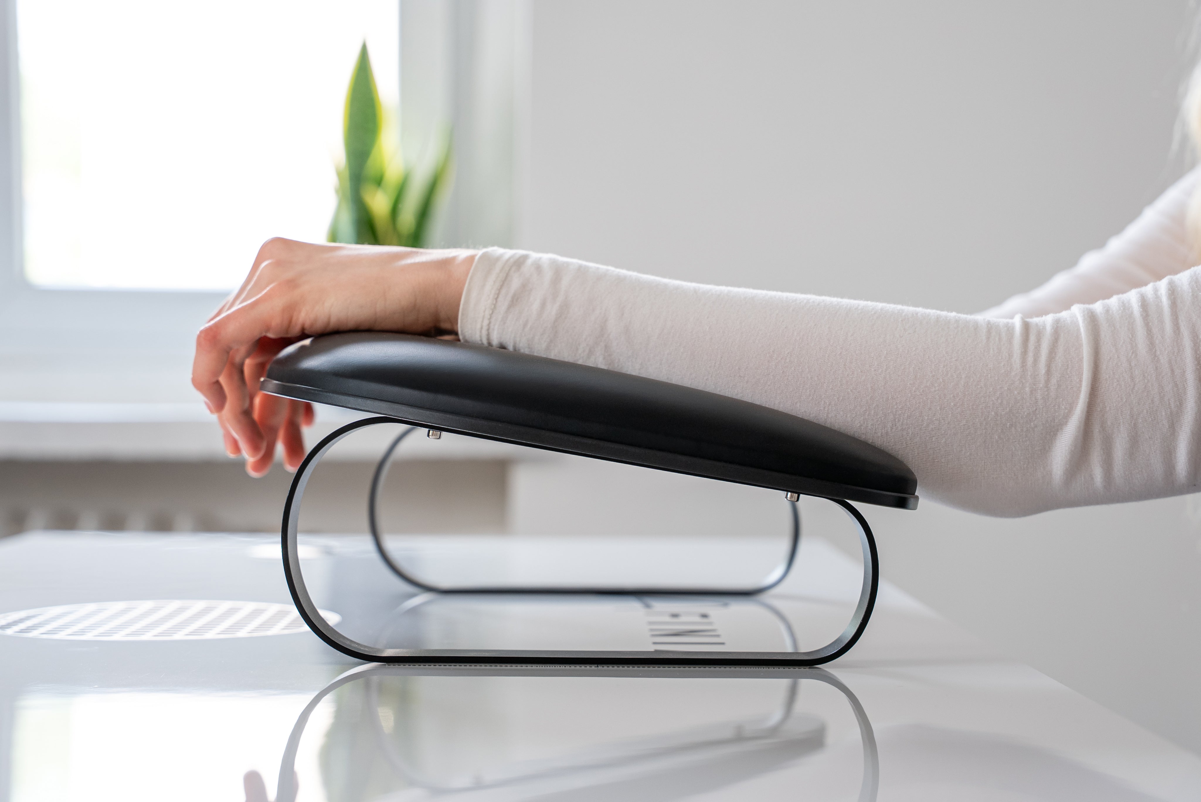 Afinia Handstütze Luna Schwarz