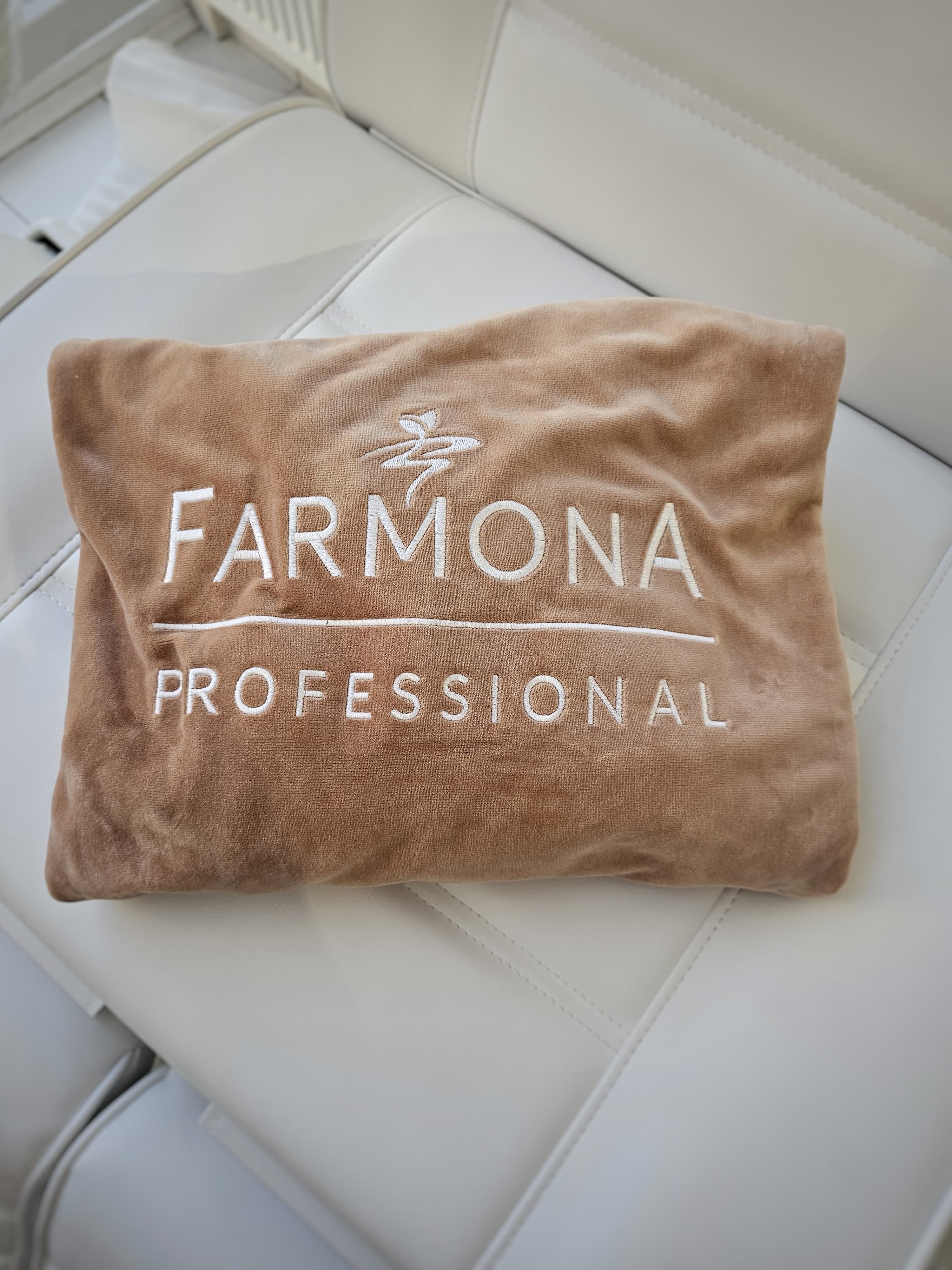 Farmona Decke, Beige