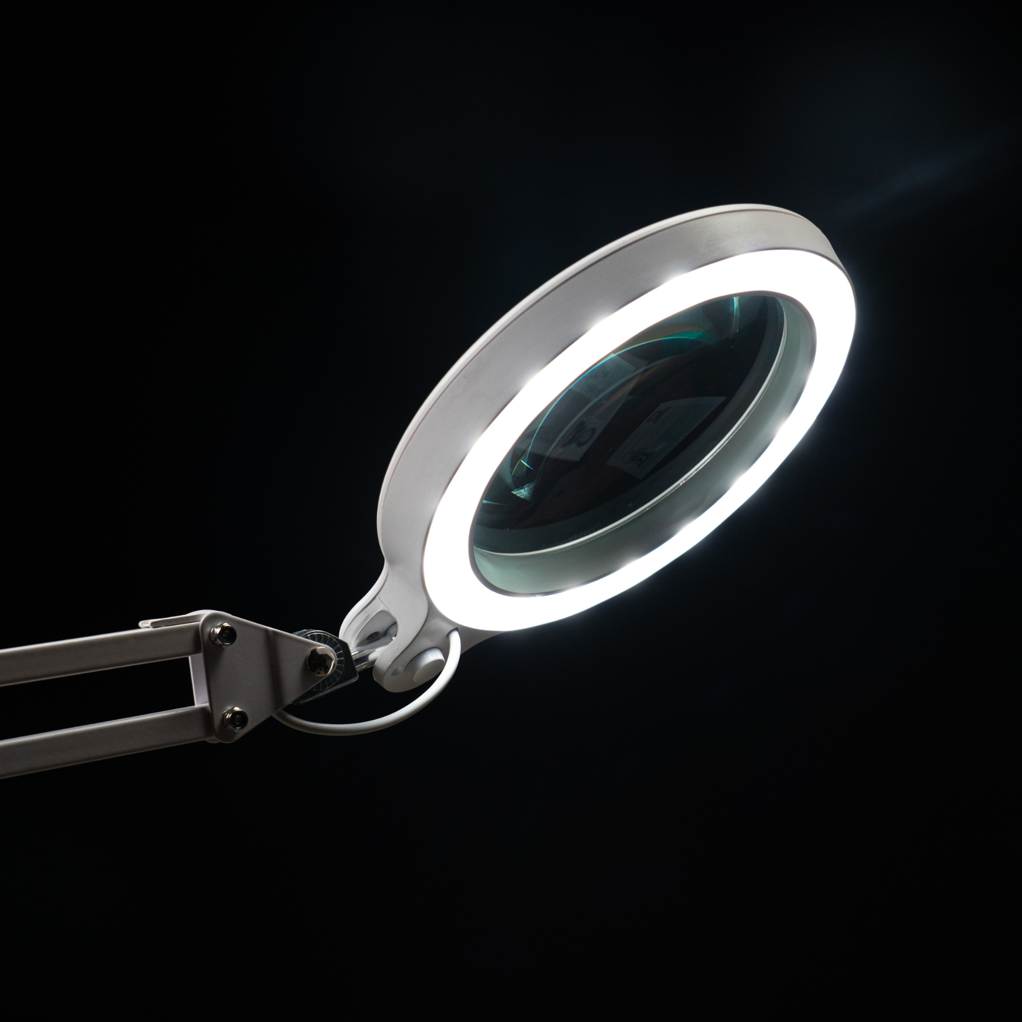 Daylight Mag S+ Floorstand™ palielināmā grīdas lampa [EN1230]