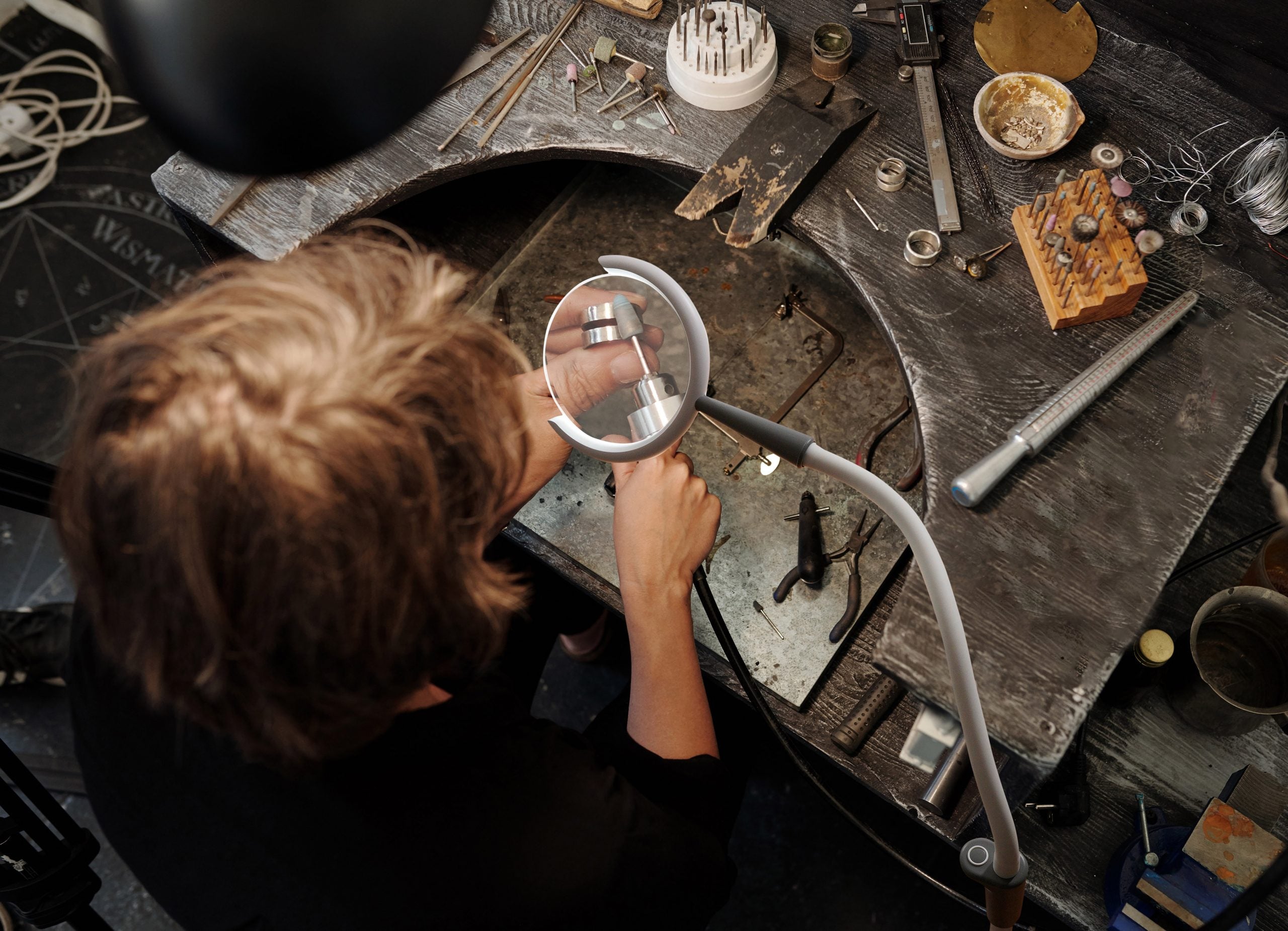 Daylight Tisch- und Steh-LED-Lampe - mit Vergrößerungsglas [Magnificent Pro]