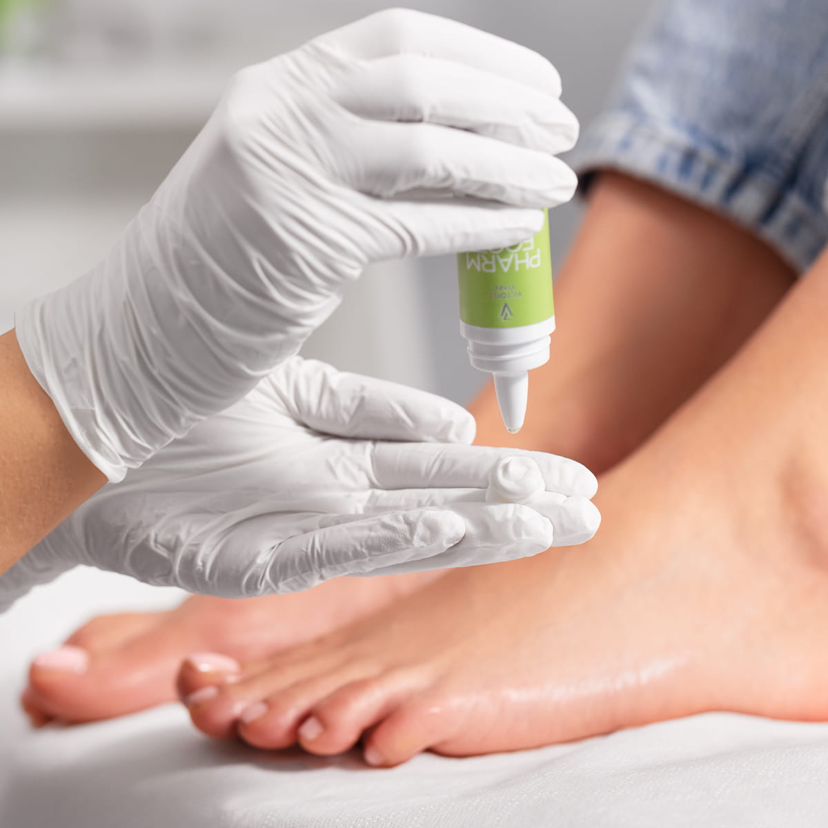 PHARM FOOT konzentriertes regenerierendes und beruhigendes Öl oxyZONE OIL, 15ml