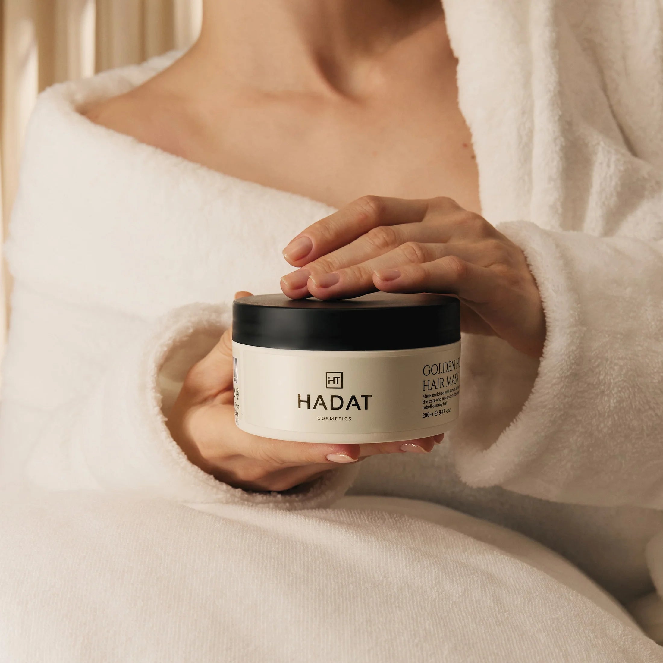 HADAT GOLDEN HOUR HAIR MASK Intensīvi atjaunojoša maska, 280ml