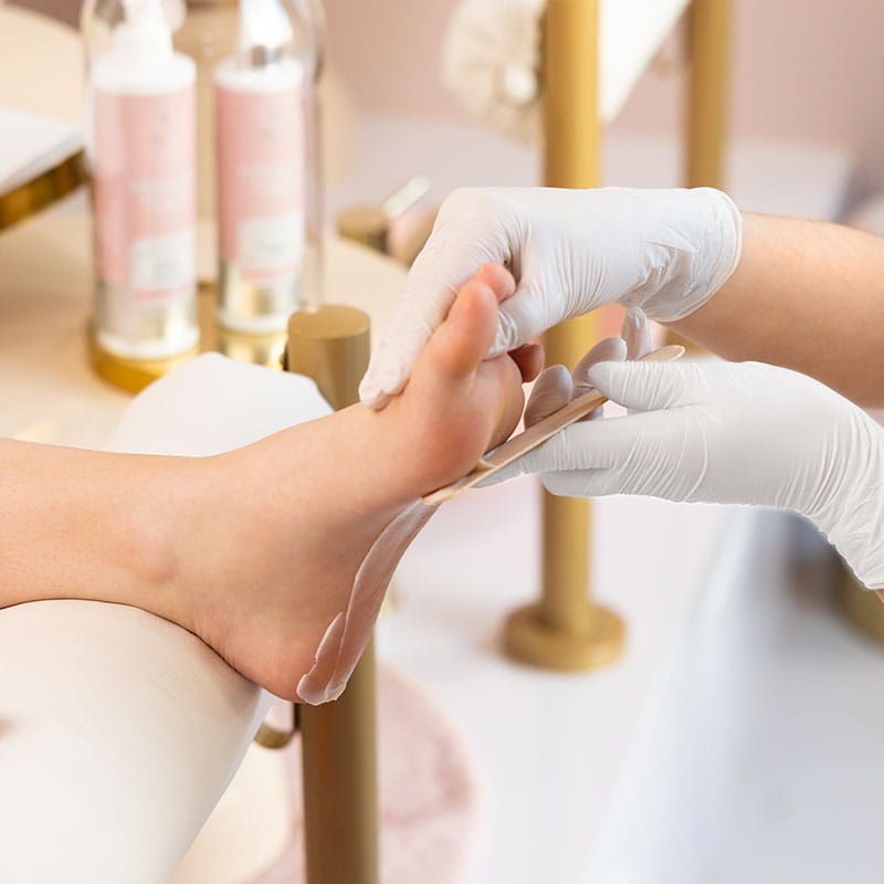 PHARM FOOT Ziede saplaisājušām pēdām ar ozona eļļu , CRACKED HEEL PROTECTOR 20ml